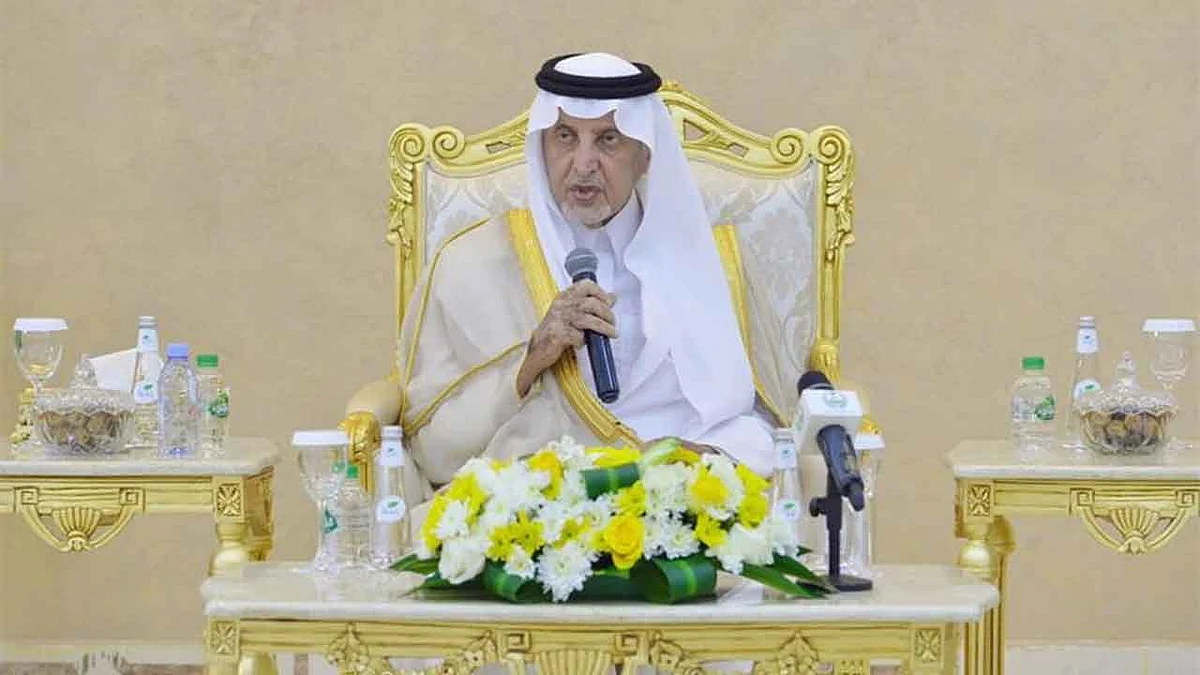 الفيصل يرفض الاستماع لقصائد المديح.. ويؤكد على خدمة الأهالي