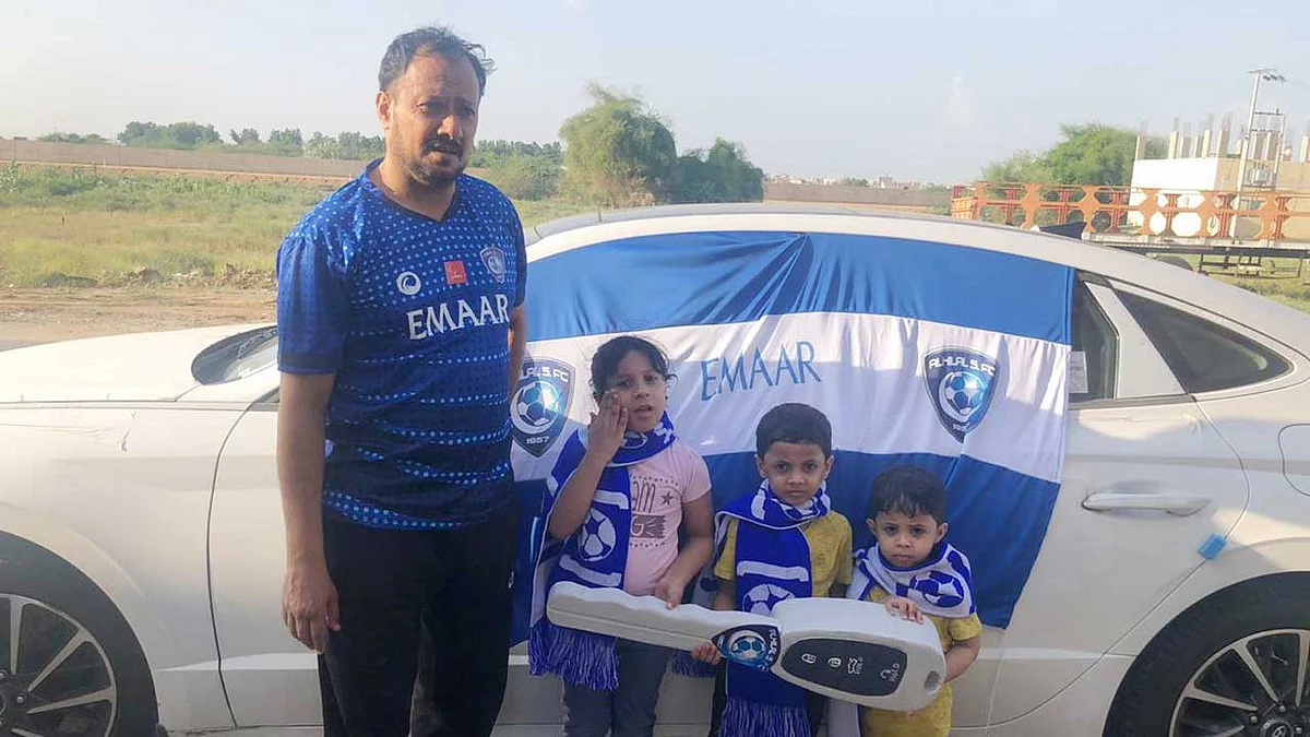 زوجتان تهديان زوجهما سيارة بعد تتويج الهلال باللقب الآسيوي