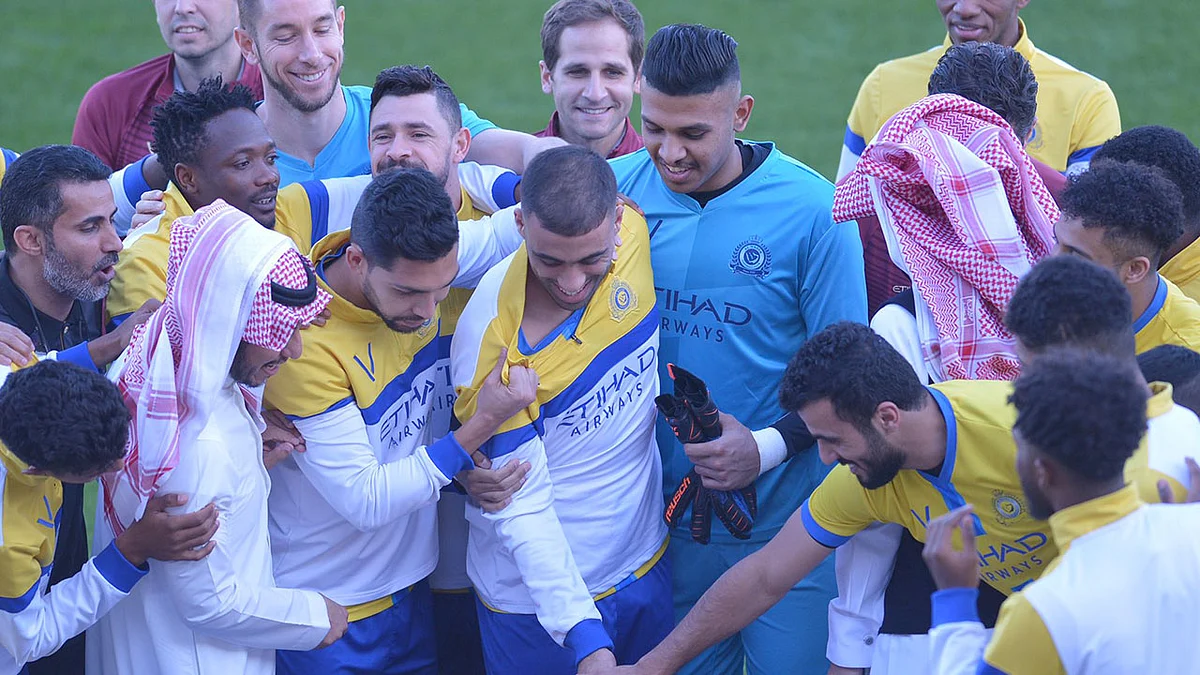 بالصور.. النصر يحتفل بعبدالرزاق حمد الله أفضل لاعب عربي في 2019