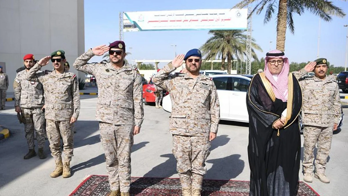 رئيس هيئة الأركان العامة يرعى حفل تخريج الدورة السادسة للتأهيل العسكري للأطباء
