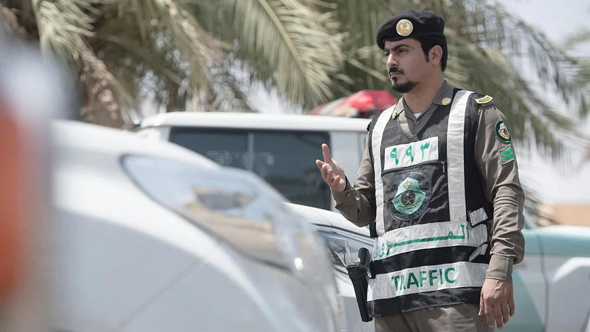 «المرور»: غرامة عدم حمل رخصتي القيادة أو السير تصل لـ300 ريال