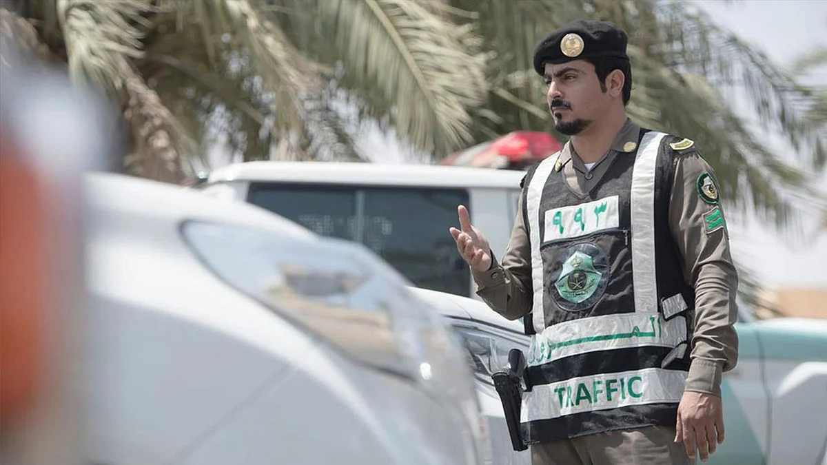 «المرور» يرد على إيقاف الخدمات لمخالفي الـ20 ألفًا ويوضح رسوم تجديد استمارة السيارة