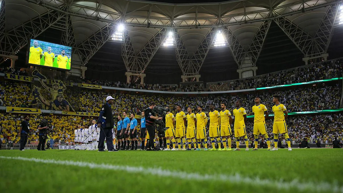 رئيس التعاون يفتح النار على حكم مباراة السوبر