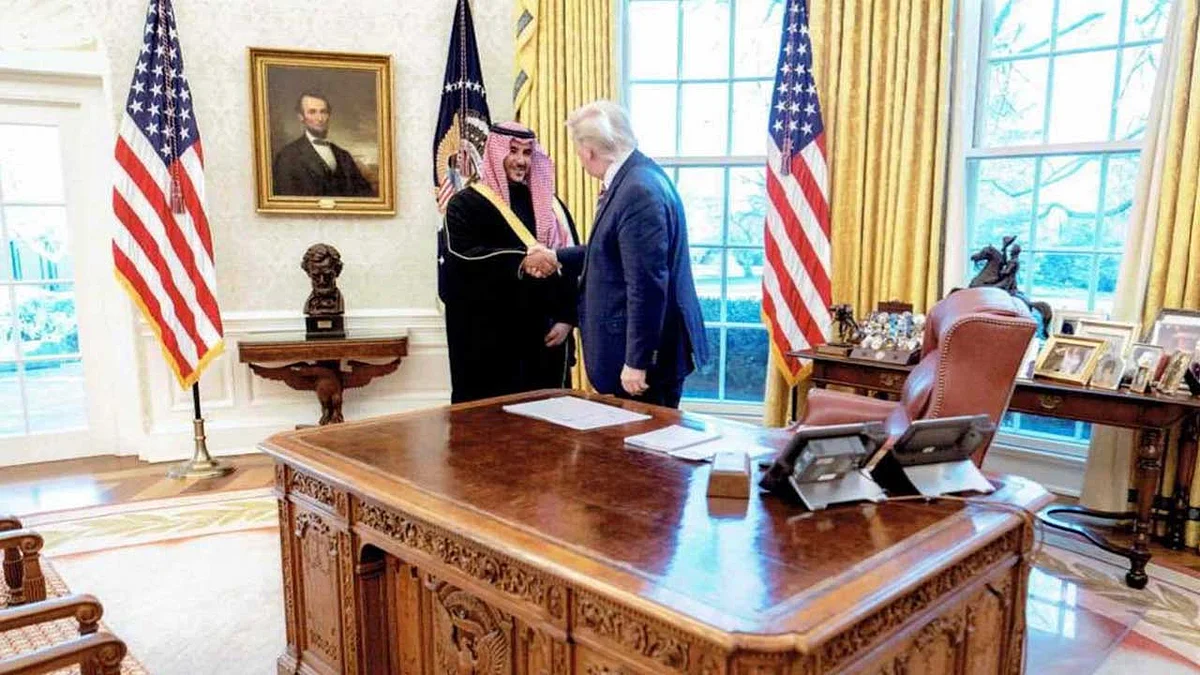 الأمير خالد بن سلمان يلتقي «ترامب».. ويسلّمه رسالة من ولي العهد