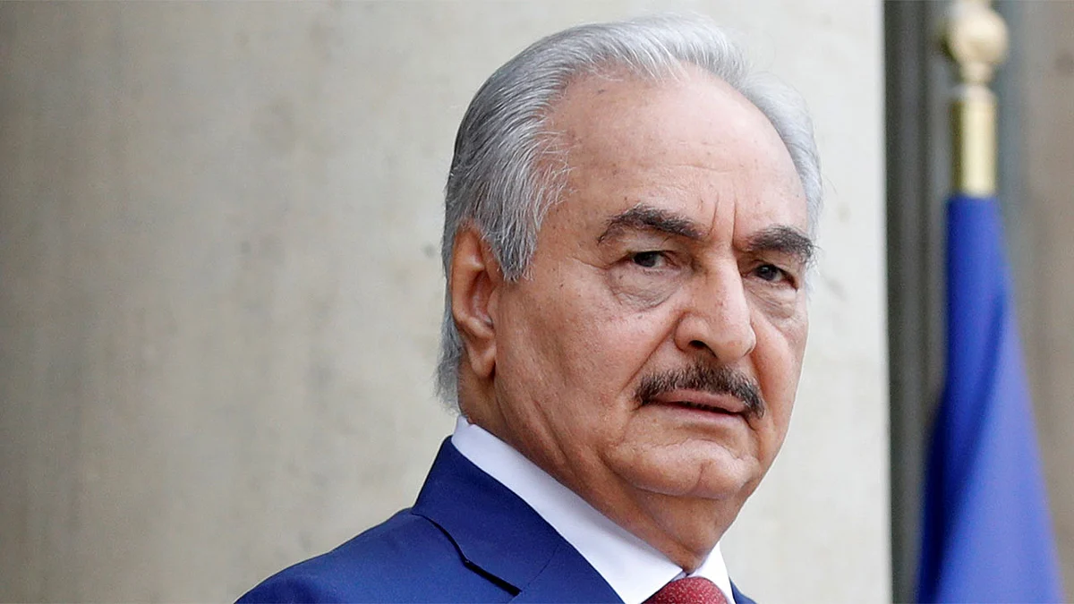 قائد الجيش الليبي يصل موسكو لبحث مبادرة وقف إطلاق النار