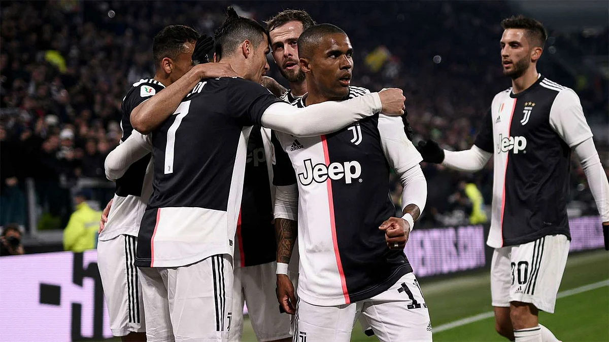 يوفنتوس يجتاز روما بثلاثية ويصعد للمربع الذهبي بكأس إيطاليا