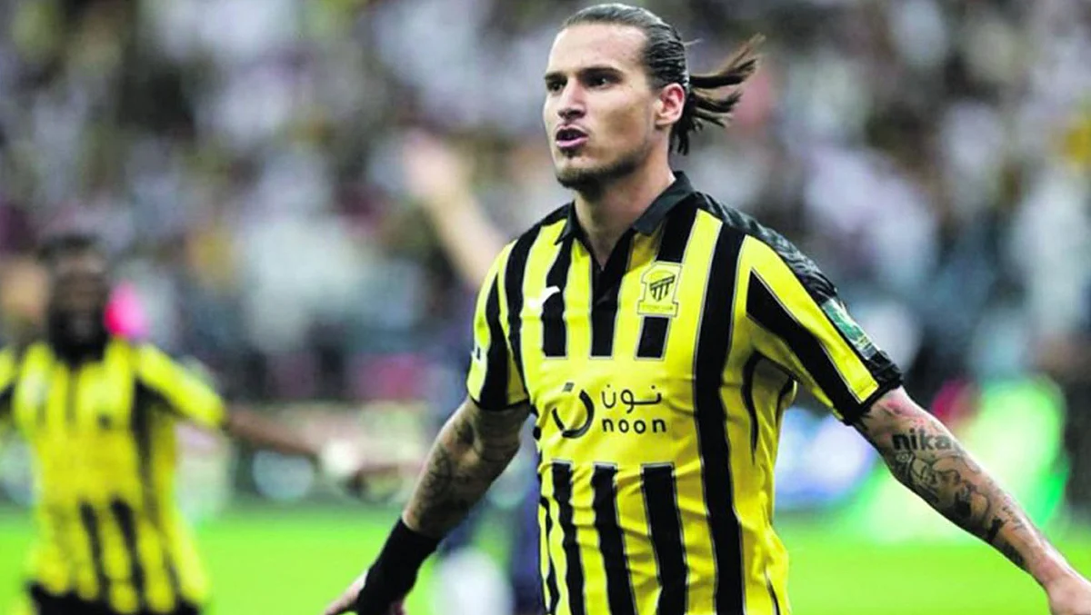 بشكتاش التركي يجمد المفاوضات مع مهاجم الاتحاد
