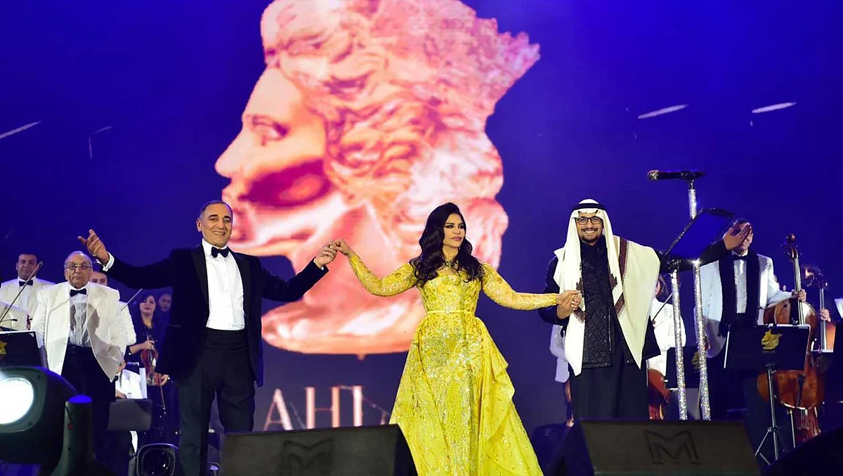 «ليلة فنانة العرب».. أحلام من البوليفارد: «لا هنت يا عز السعودي وحاميه»
