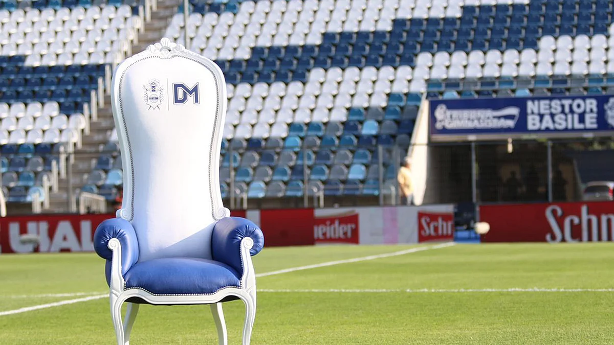خيمناسيا يصنع «عرشًا» لمارادونا ويبيعه بعد كل مباراة