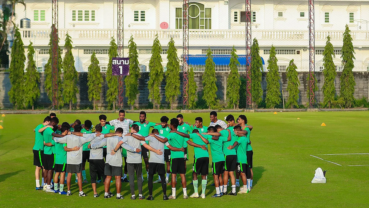 «شمشون الكوري» بوابة الأخضر لمنصات التتويج