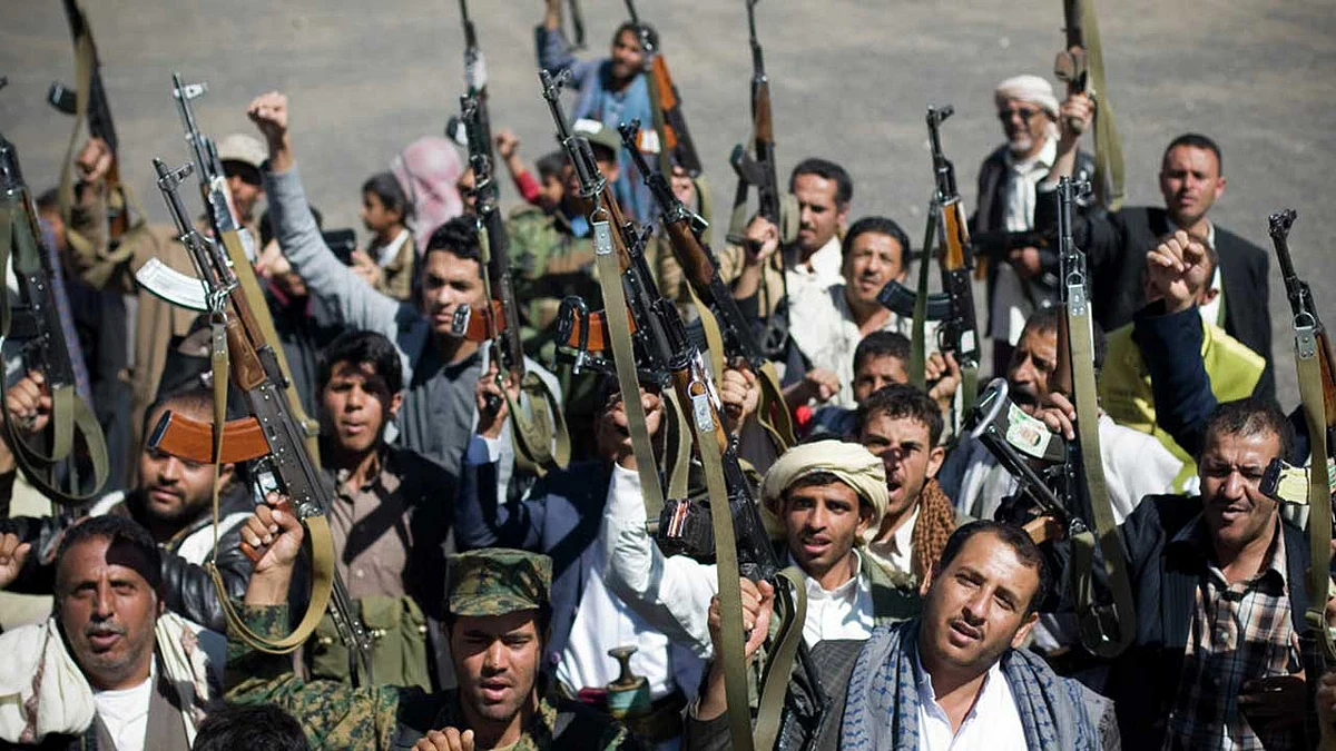 الدعم الإيراني للحوثيين يتصدر اجتماع الرئيس اليمني مع قائد القيادة المركزية الأمريكية
