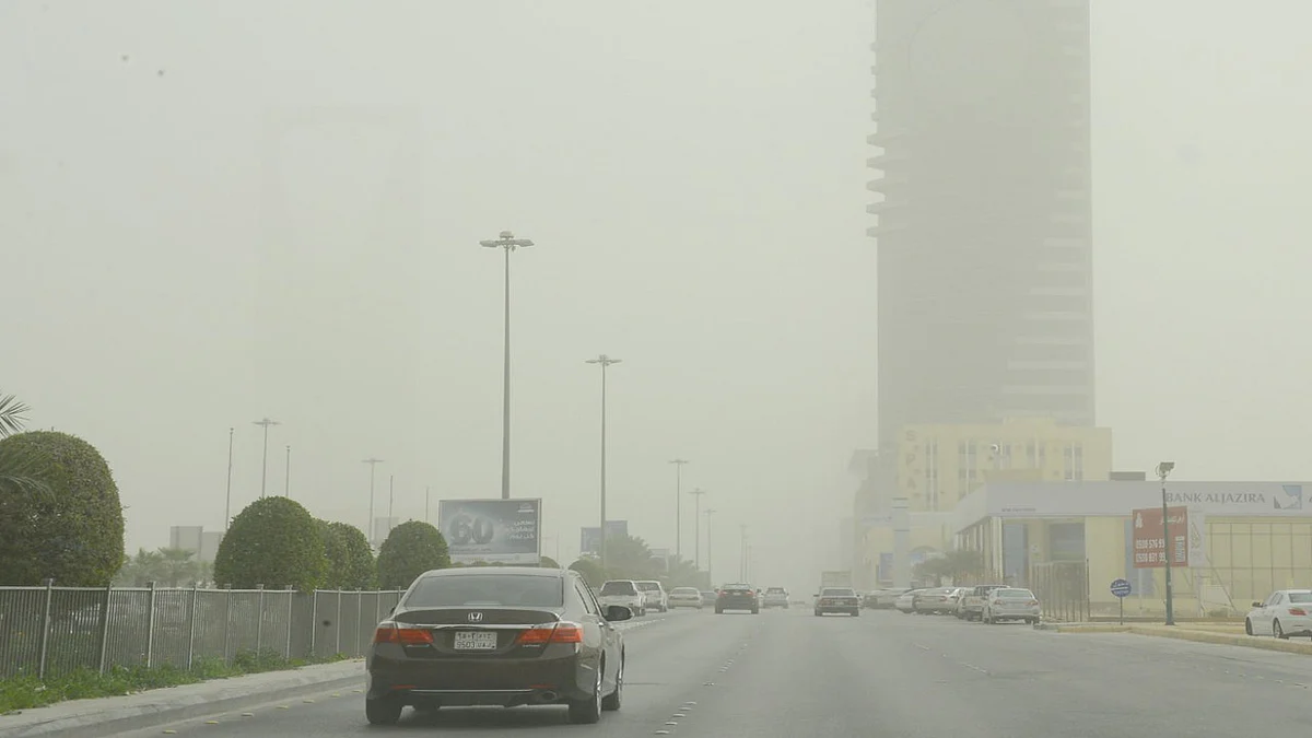 طقس الخميس.. سحب رعدية ممطرة ونشاط للرياح المثيرة للغبار والأتربة