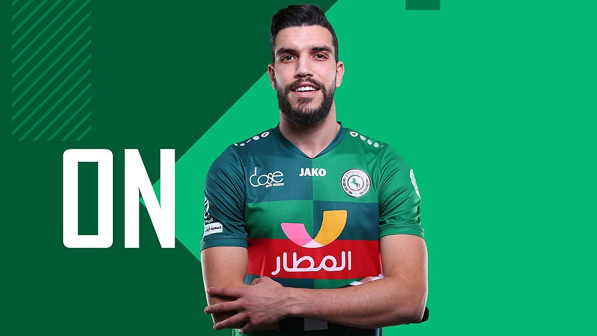 أزارو يرد على استقبال جماهير الكوماندوز