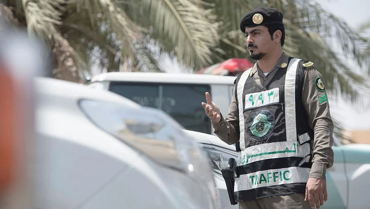 المرور ينبه إلى مخالفة غرامتها بين 300 و500 ريال