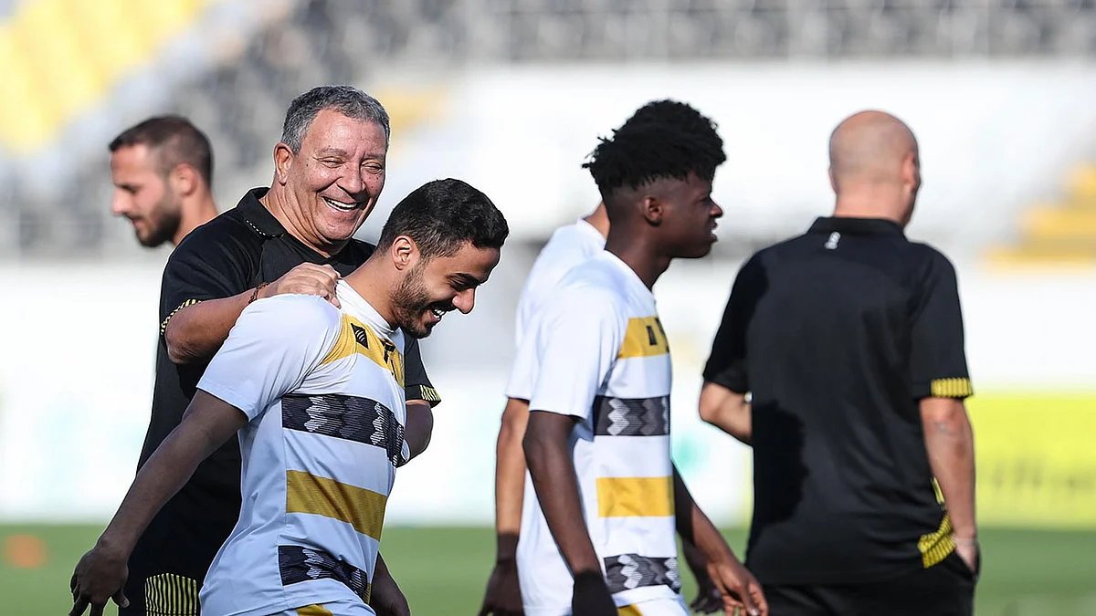 بالأرقام.. حصيلة مشوار الهولندي «تين كات» في قيادة الاتحاد