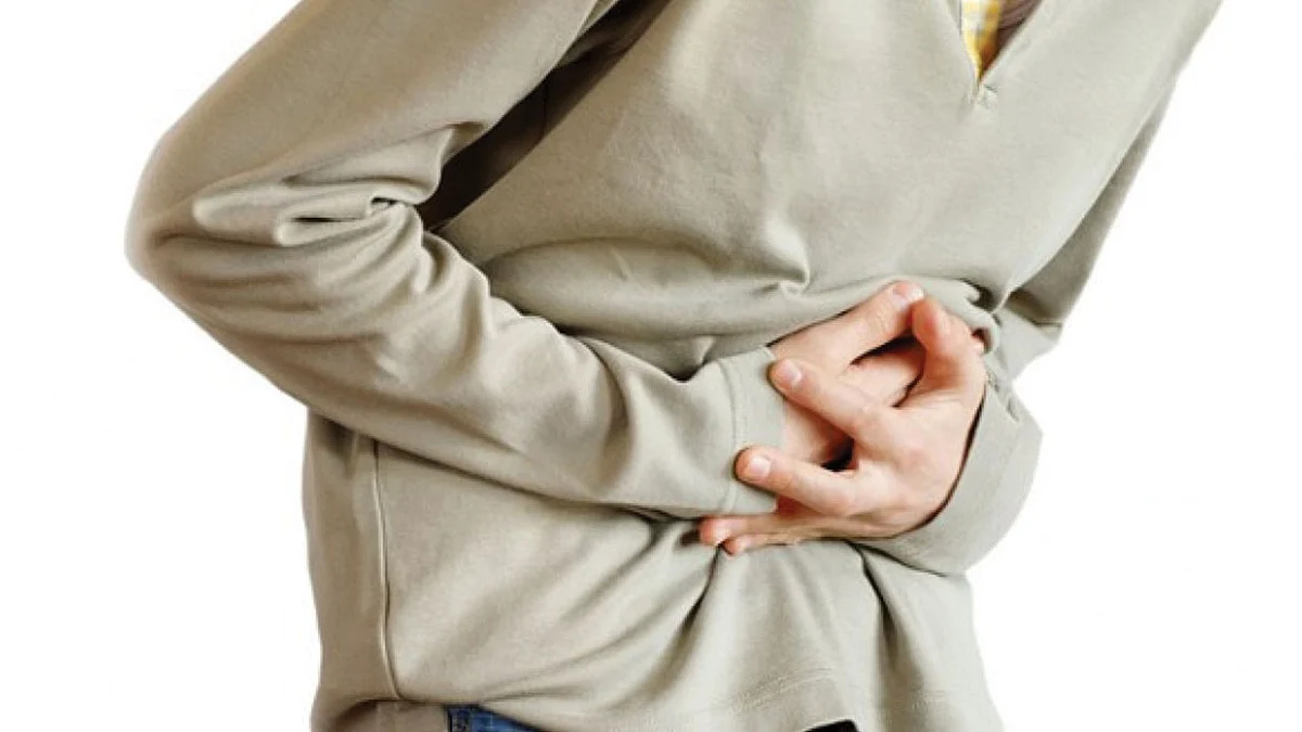 «Health» الأمريكية: 6 حالات لآلام البطن تستوجب مراجعة الطبيب