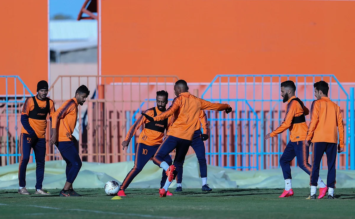 الفيحاء يحشد أسلحته لمواجهة الهلال في دوري المحترفين غدًا