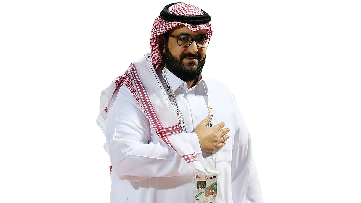 «شيخ الباصات».. آل سويلم يثير الجدل بسخريته من نادي الشباب