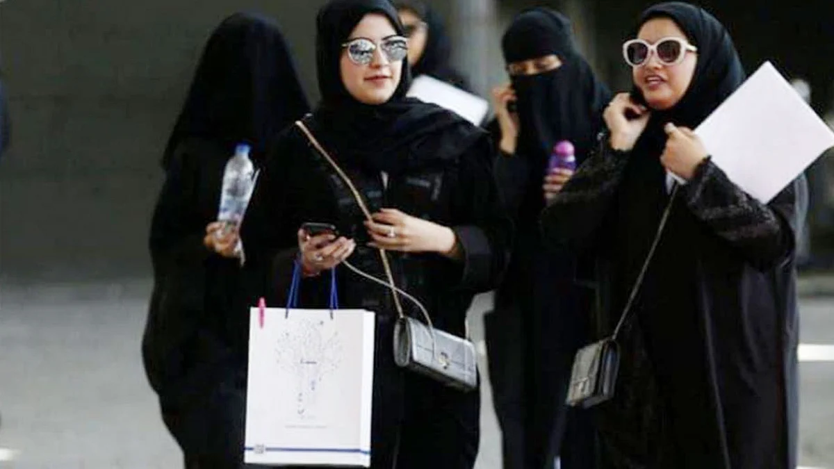 للنساء.. كيف تحصلين على دعم مالي شهري من 5 خدمات حكومية؟