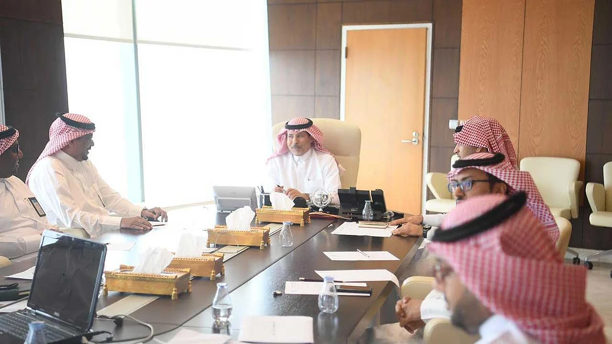 مدير جامعة جازان يدشن عددًا من الخدمات التقنية والإلكترونية الحديثة