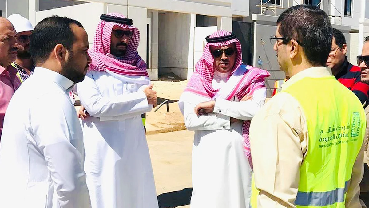 محافظ ينبع يتابع سير العمل في مشاريع الإسكان بالمحافظة