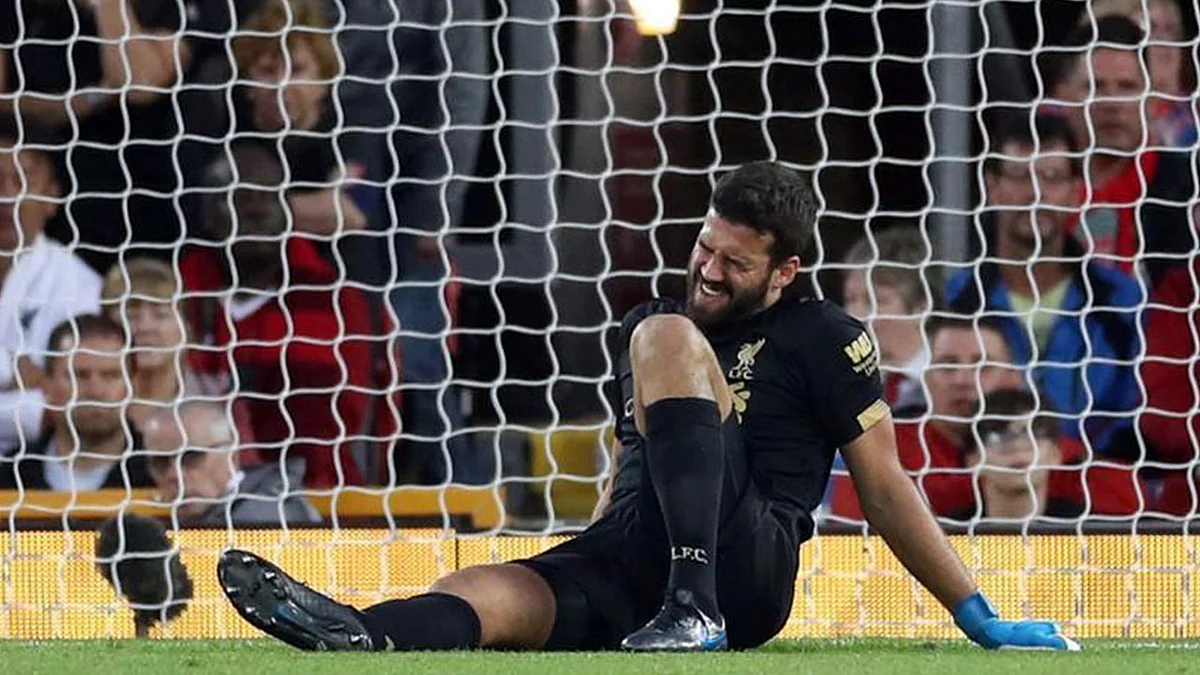 أليسون يضع ليفربول في موقف حرج قبل مواجهتي بورنموث وأتلتيكو مدريد