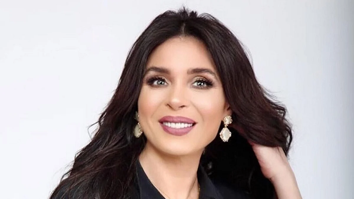 الأجواء الباردة تشعل شجارًا بين الفنانة المصرية دينا ومنظم حفلاتها
