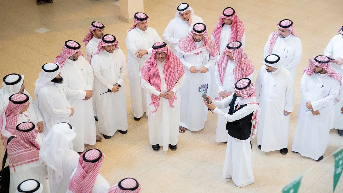 بالصور.. آل الشيخ يتفقد «التعليم عن بُعد» وتفعيل المدرسة الافتراضية