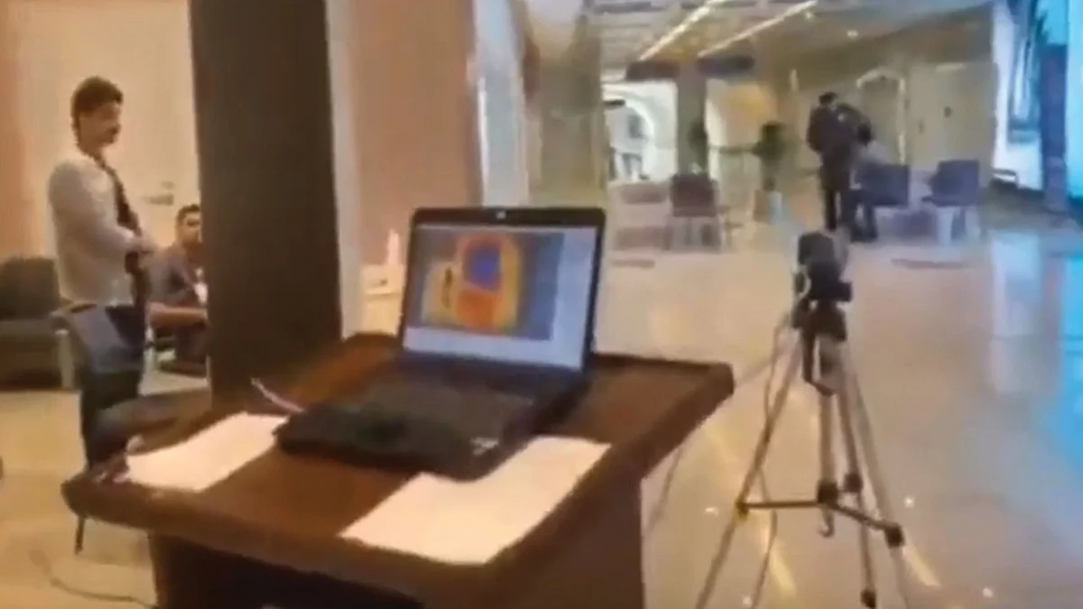 بالفيديو.. هكذا ترصد كاميرات خاصة بمطار جدة حالات الاشتباه بكورونا