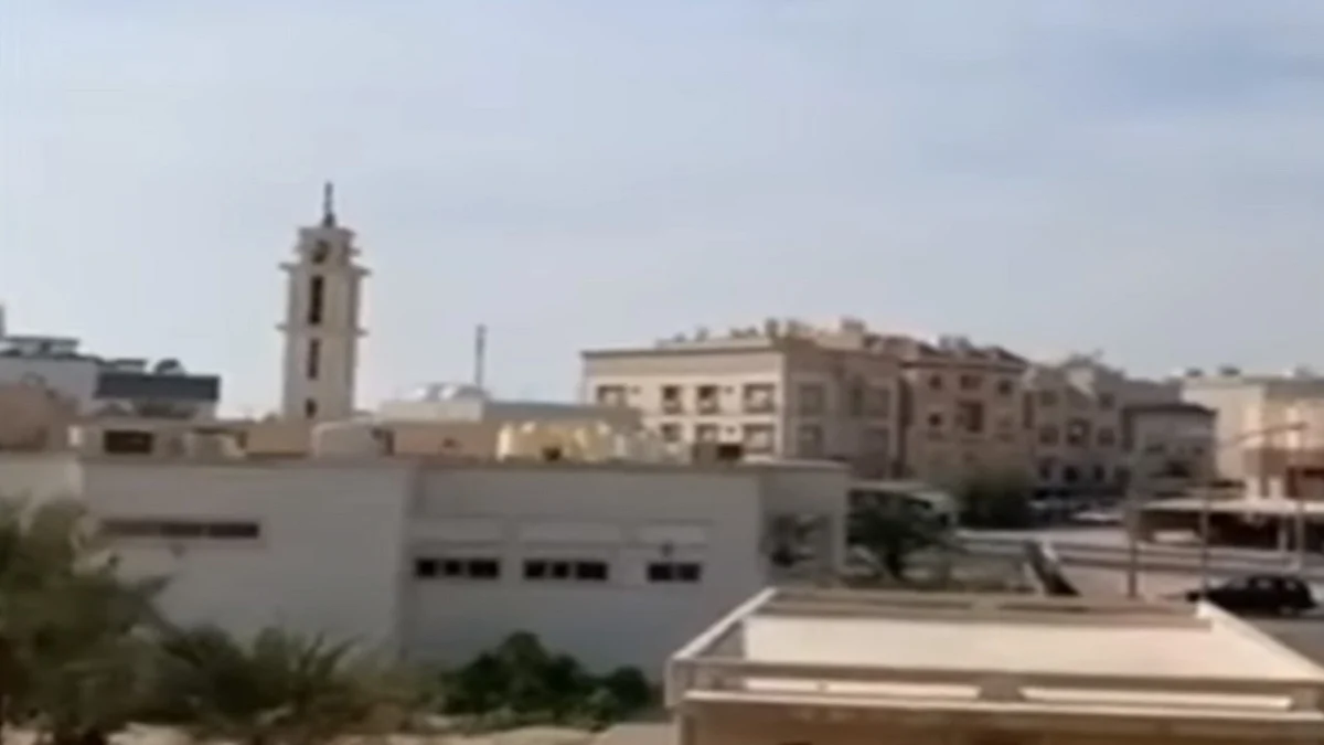 بالفيديو.. مؤذن يرفع الأذان بعبارة جديدة بسبب كورونا