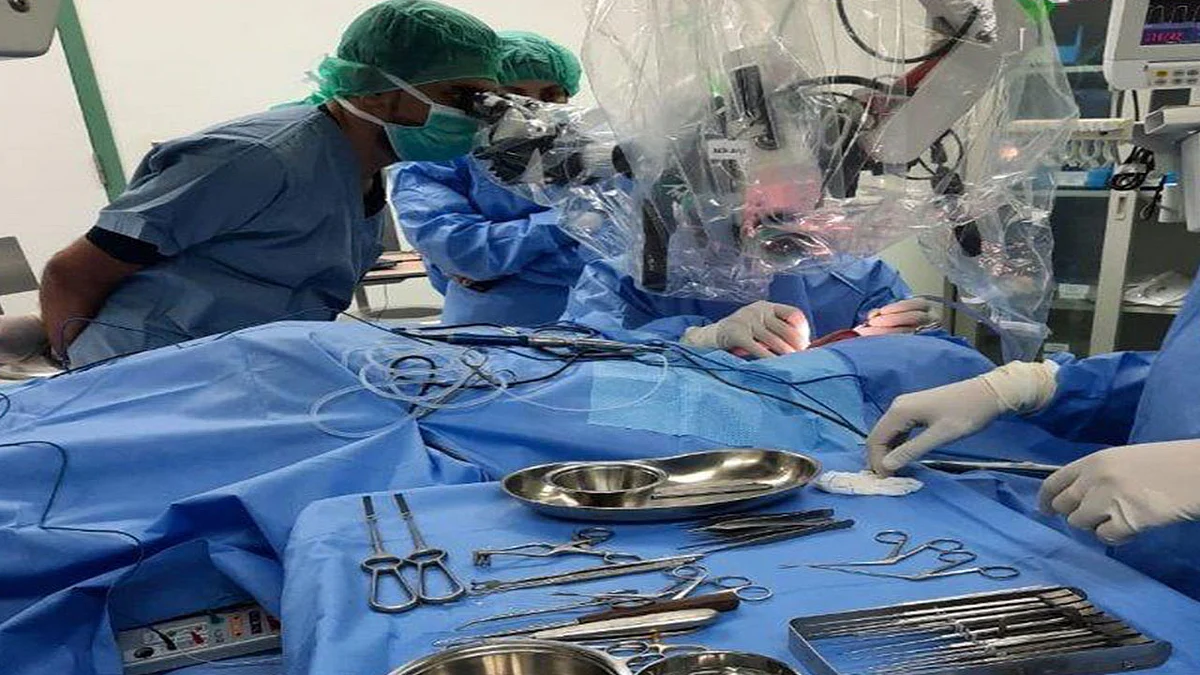 بالصور.. عملية ناجحة بمستشفى حفر الباطن المركزي تعيد السمع لمريضة