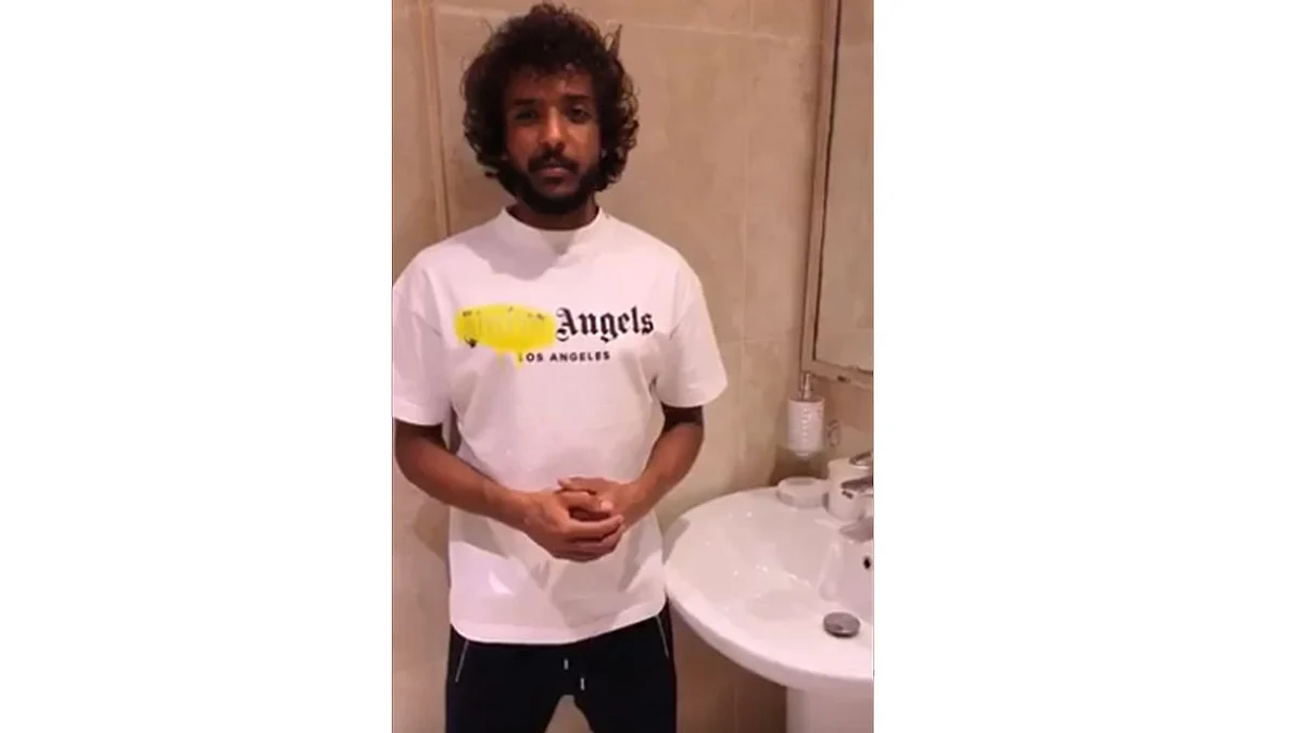 شاهد.. نجم الهلال يطبق تحدي «الأيدي الآمنة» ويدعو لاعب النصر للمشاركة