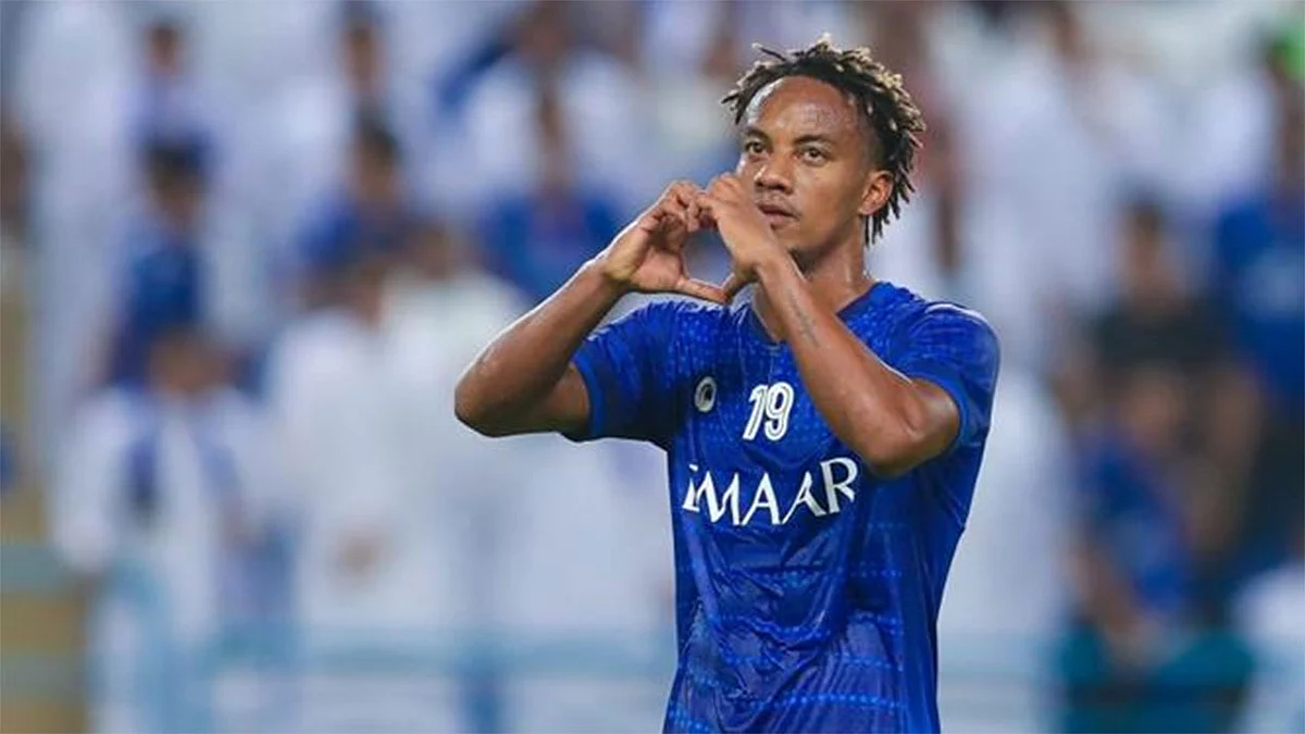 بصورة لأحد أهدافه مع الهلال.. كاريلو: حزين لتوقف نشاط كرة القدم