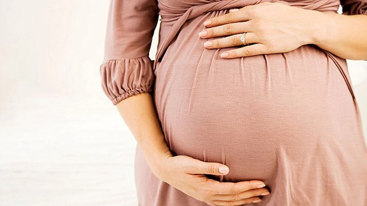 كبيرة الأطباء تنصح الاسكتلنديين بتأجيل الحمل بسبب تفشي كورونا