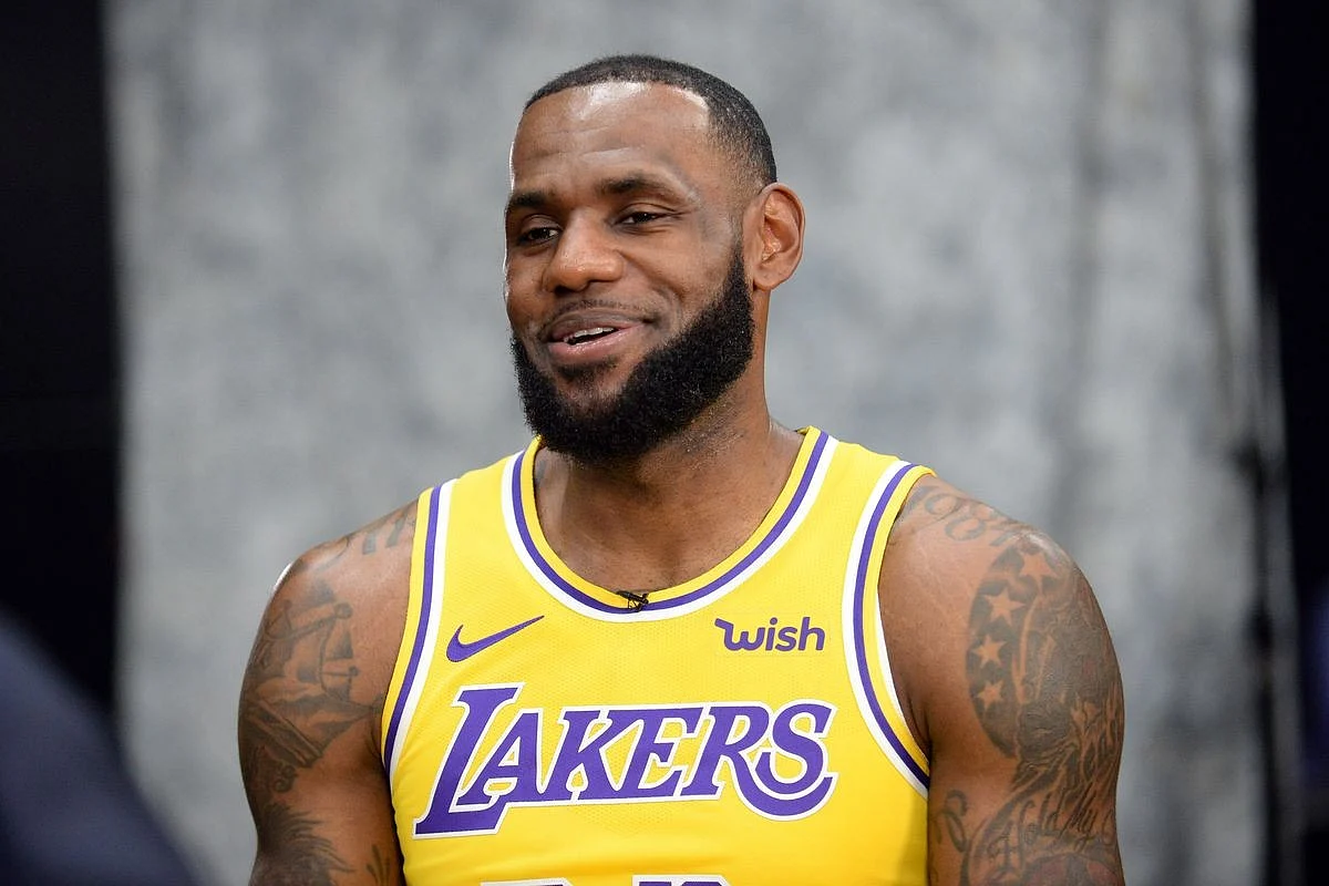 أسطورة «NBA» يصب غضبه على «عطلة كورونا»