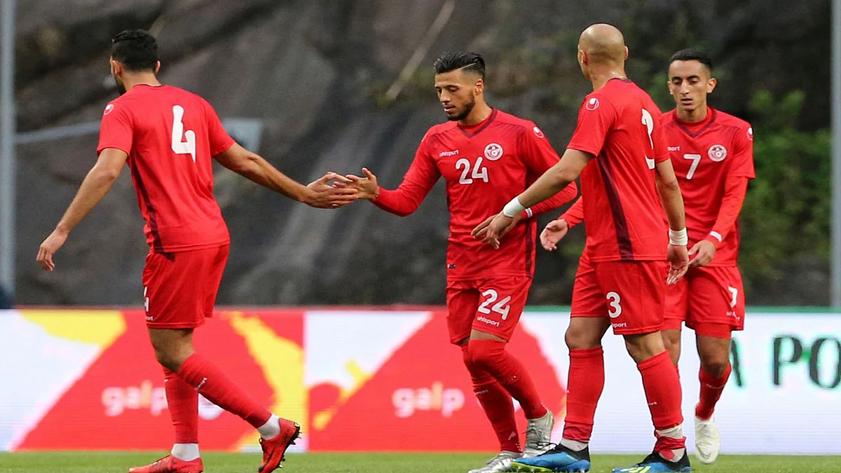 لاعب الاتحاد يقود لاعبي المنتخب التونسي للتبرع لمكافحة كورونا