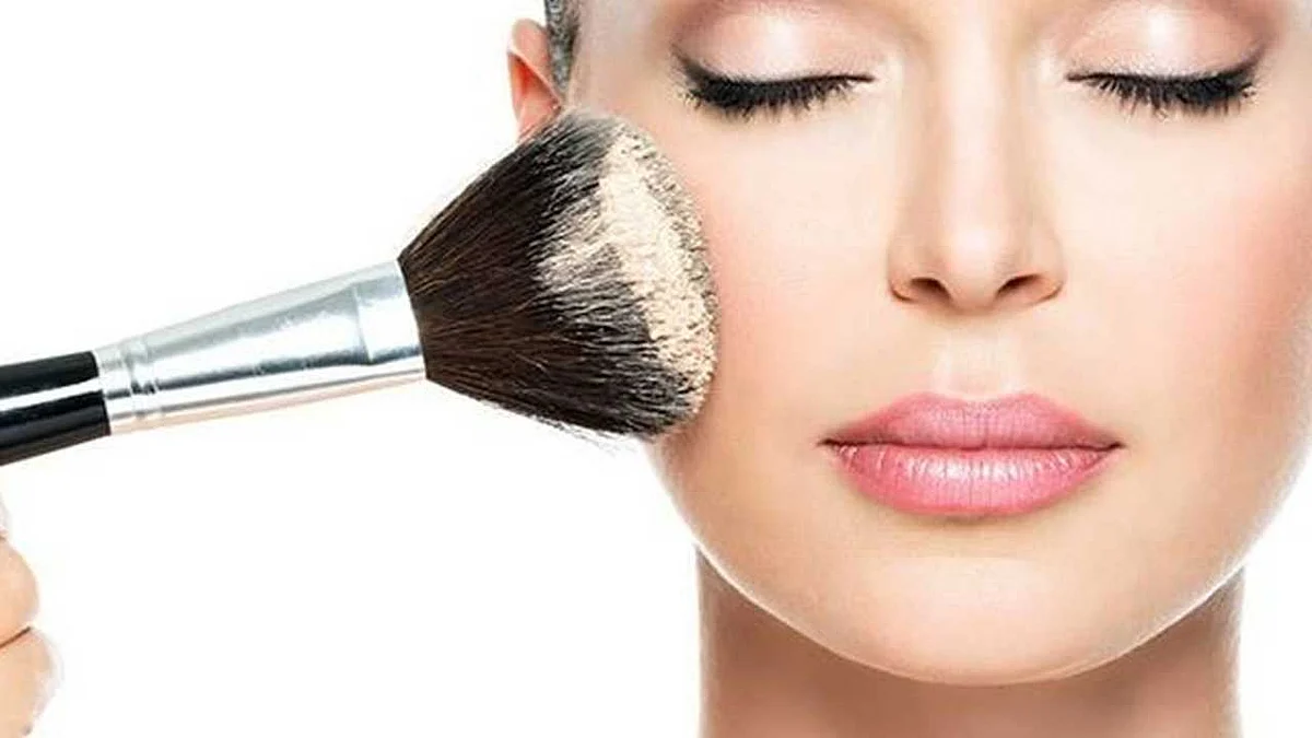 8 نصائح لتثبيت مكياجك في المناخ الحار