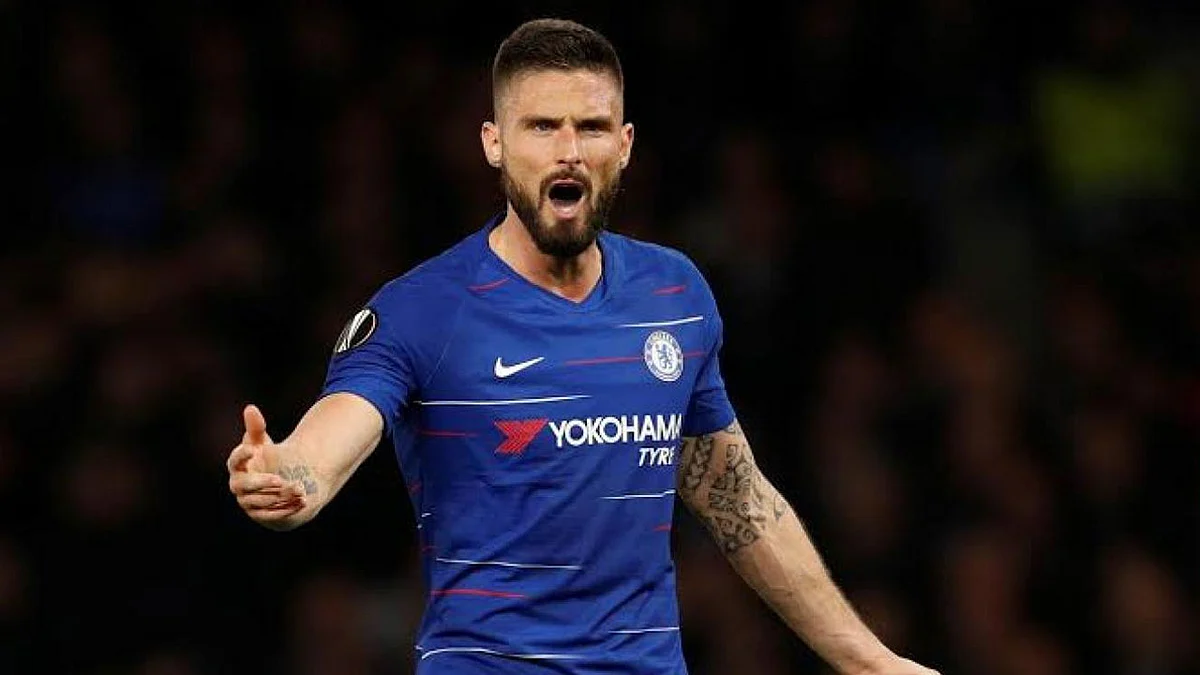 جيرو يقصف جبهة مهاجم ريال مدريد.. وبنزيما يتراجع خطوة