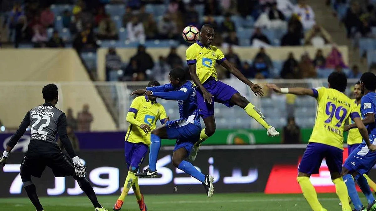 مدافع النصر يزف خبرًا سارًا لجماهير العالمي