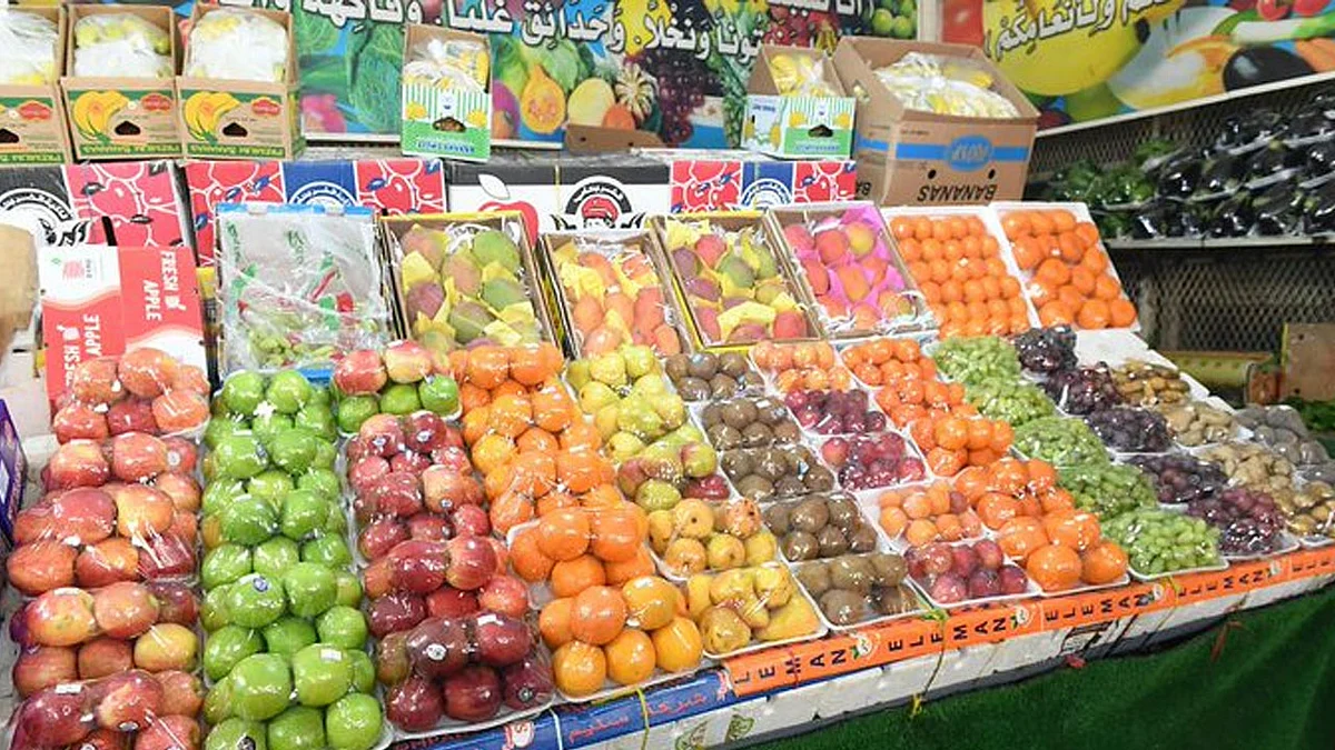 تجهيز 4 مواقع مؤقتة لبيع الخضار والفاكهة بمدينة تبوك