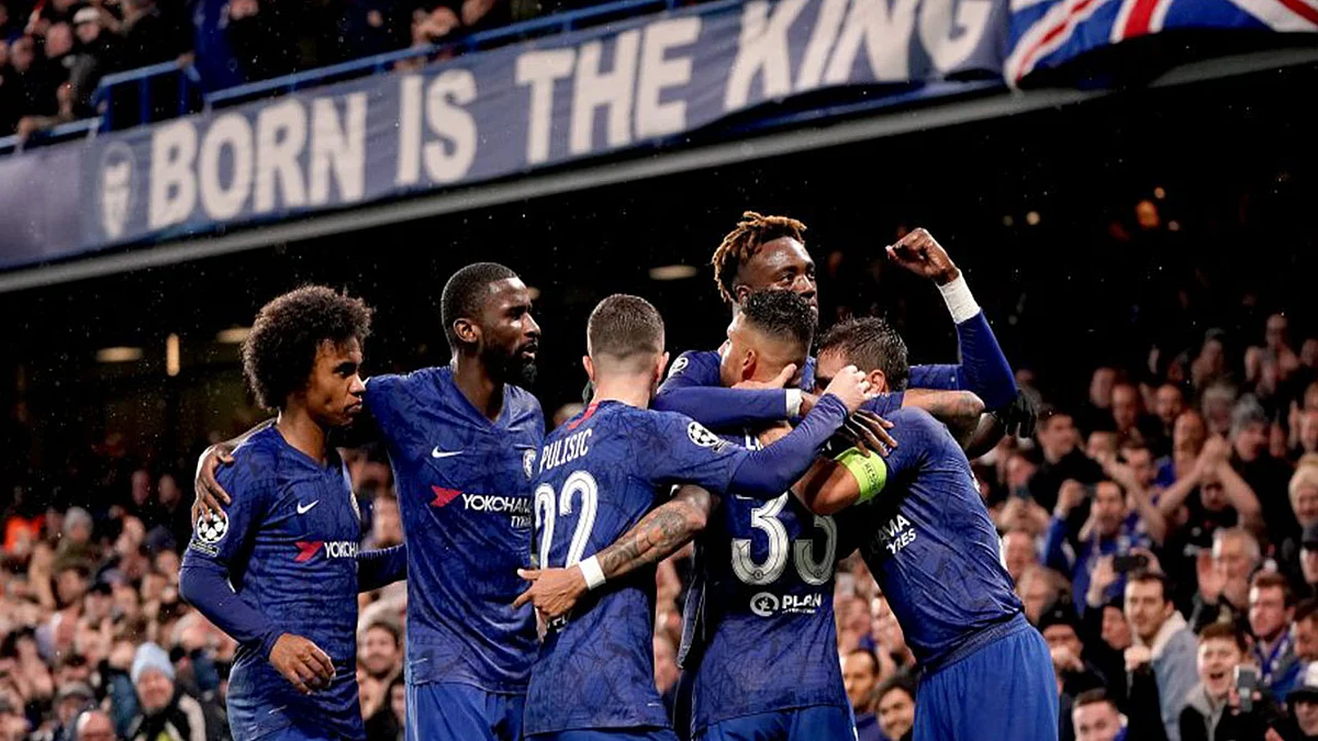 تشيلسي يفاوض لاعبيه حول نسبة الخصم من الرواتب