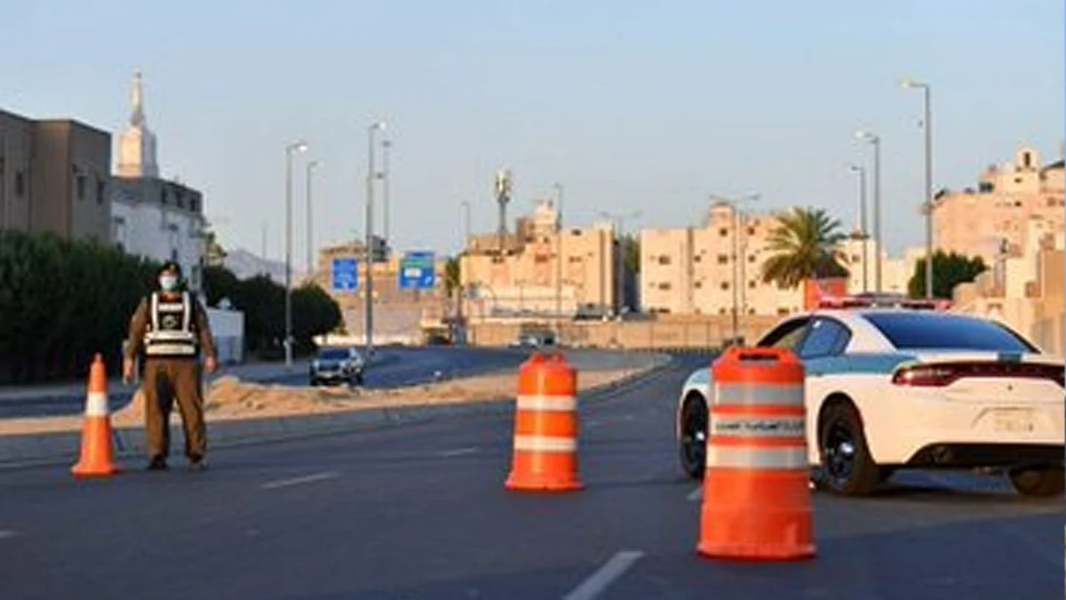 وجود أمني مكثف لتطبيق أمر منع التجول بتبوك أول أيام رمضان