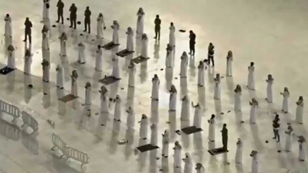 فيديو يظهر تطبيق مصلين داخل الحرم المكي للتباعد الاجتماعي