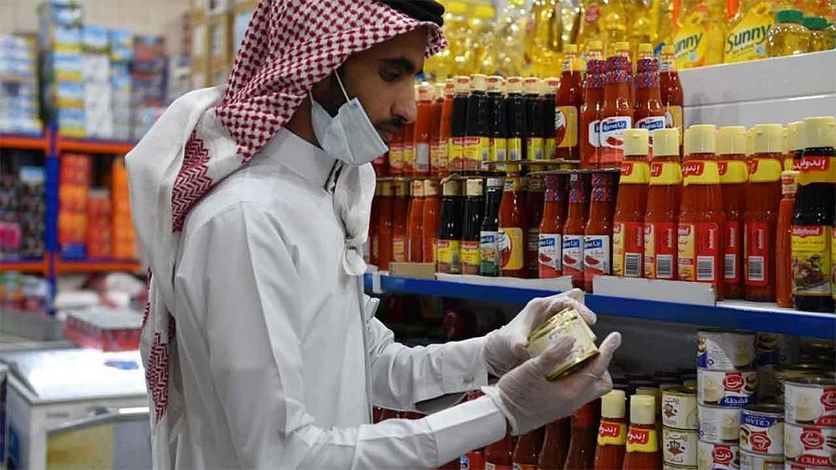 «أمانة تبوك» تخالف وتنذر 534 منشأة تجارية في 4 أيام