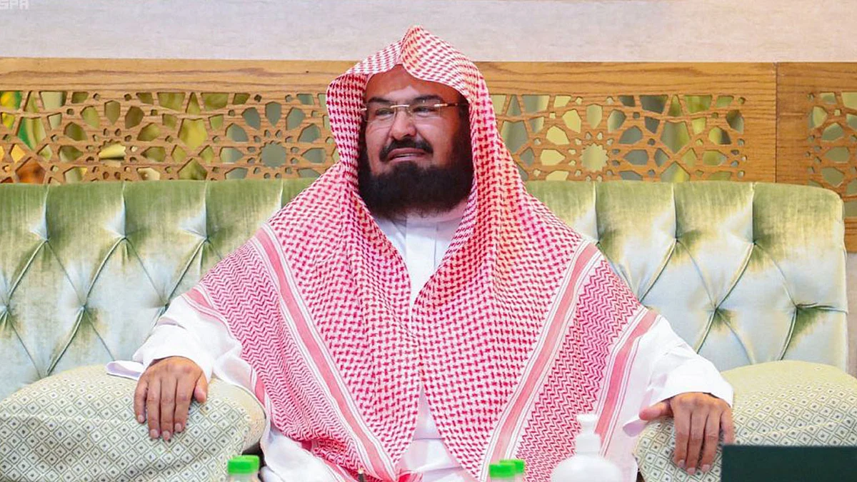 بالصور.. السديس يشيد بالجهود الكبيرة التي تقدمها القطاعات الأمنية العاملة بالمسجد الحرام