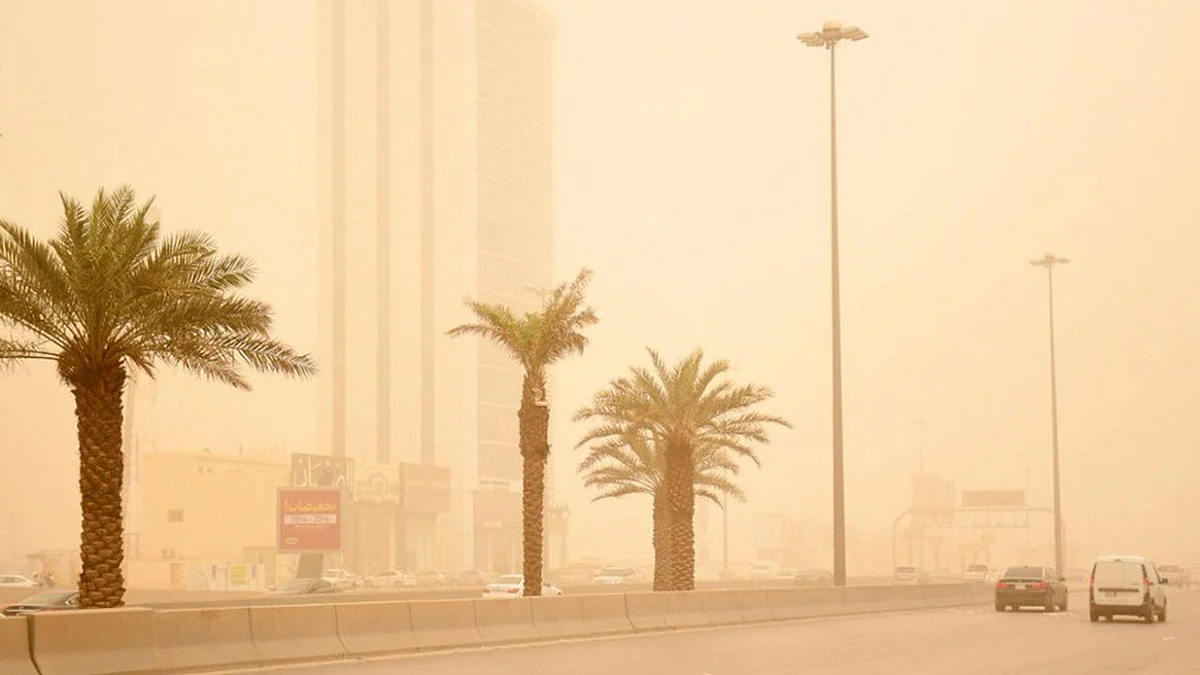الحصيني: رياح وغبار وأمطار على مناطق عدة بالمملكة