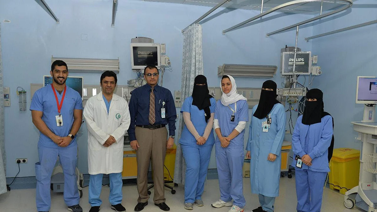 «طبية مكة» تخرج أول دفعة من برنامج دبلوم تقنية كهربائية ونظم القلب