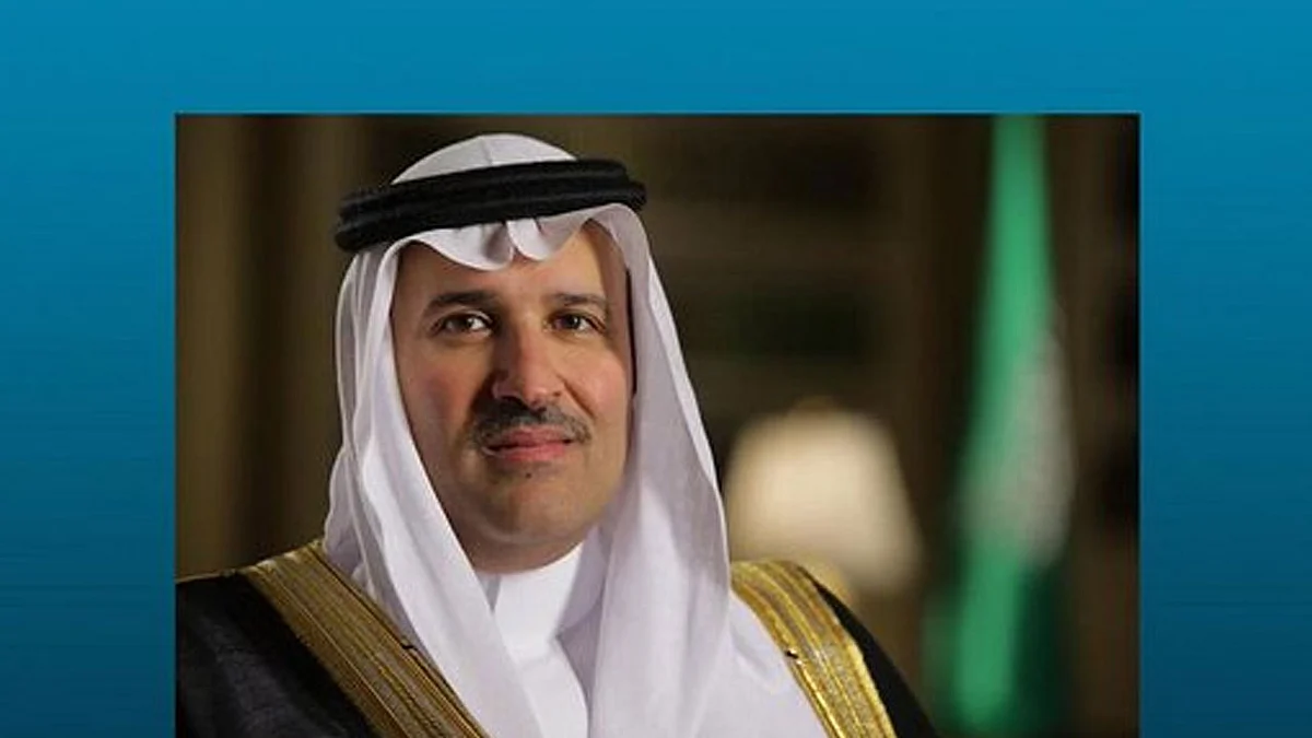 أمير المدينة المنورة يطمئن على العقيد الغامدي المصاب بحادث إطلاق نار
