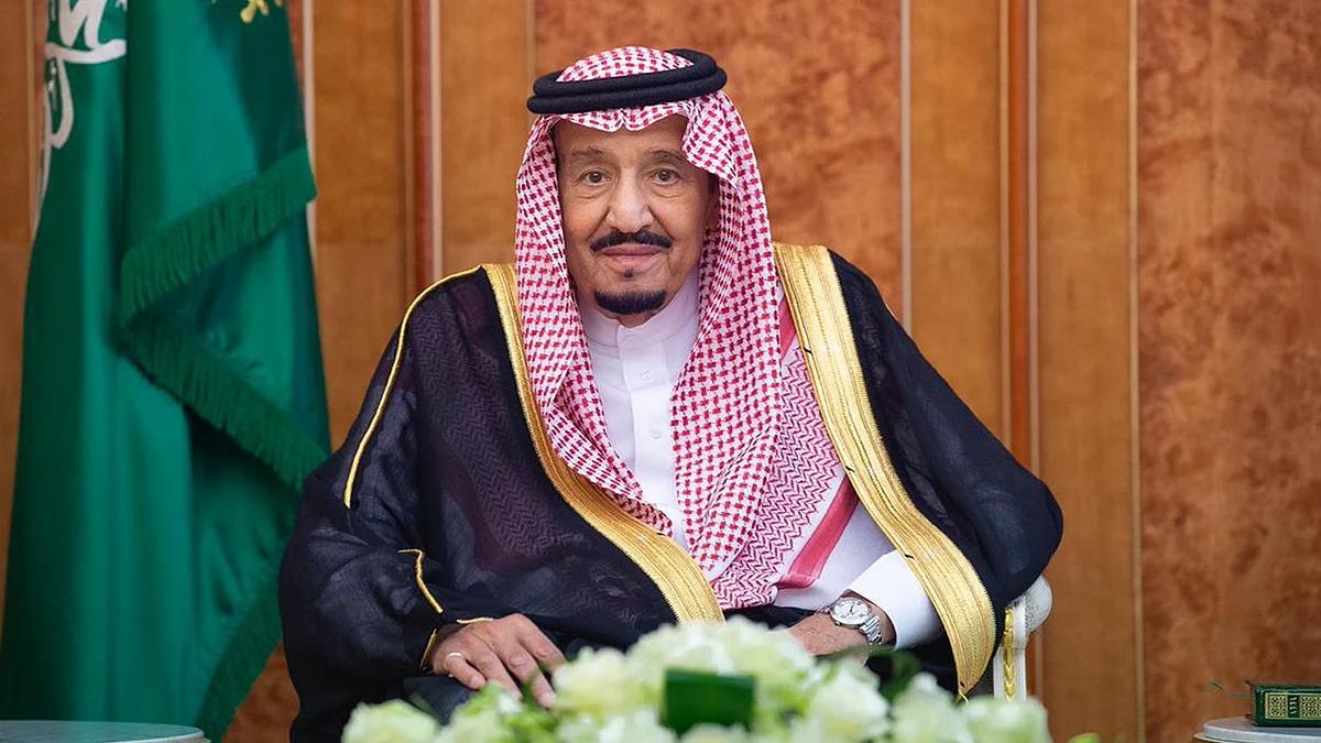 بالأسماء.. خادم الحرمين يوافق على منح 234 مواطنًا ومواطنة وسام الملك عبدالعزيز من الدرجة الثالثة