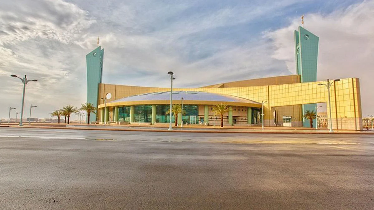 مسجد جامعة تبوك.. تحفة معمارية تمزج بين الحضارة الإسلامية وحداثة التصميم